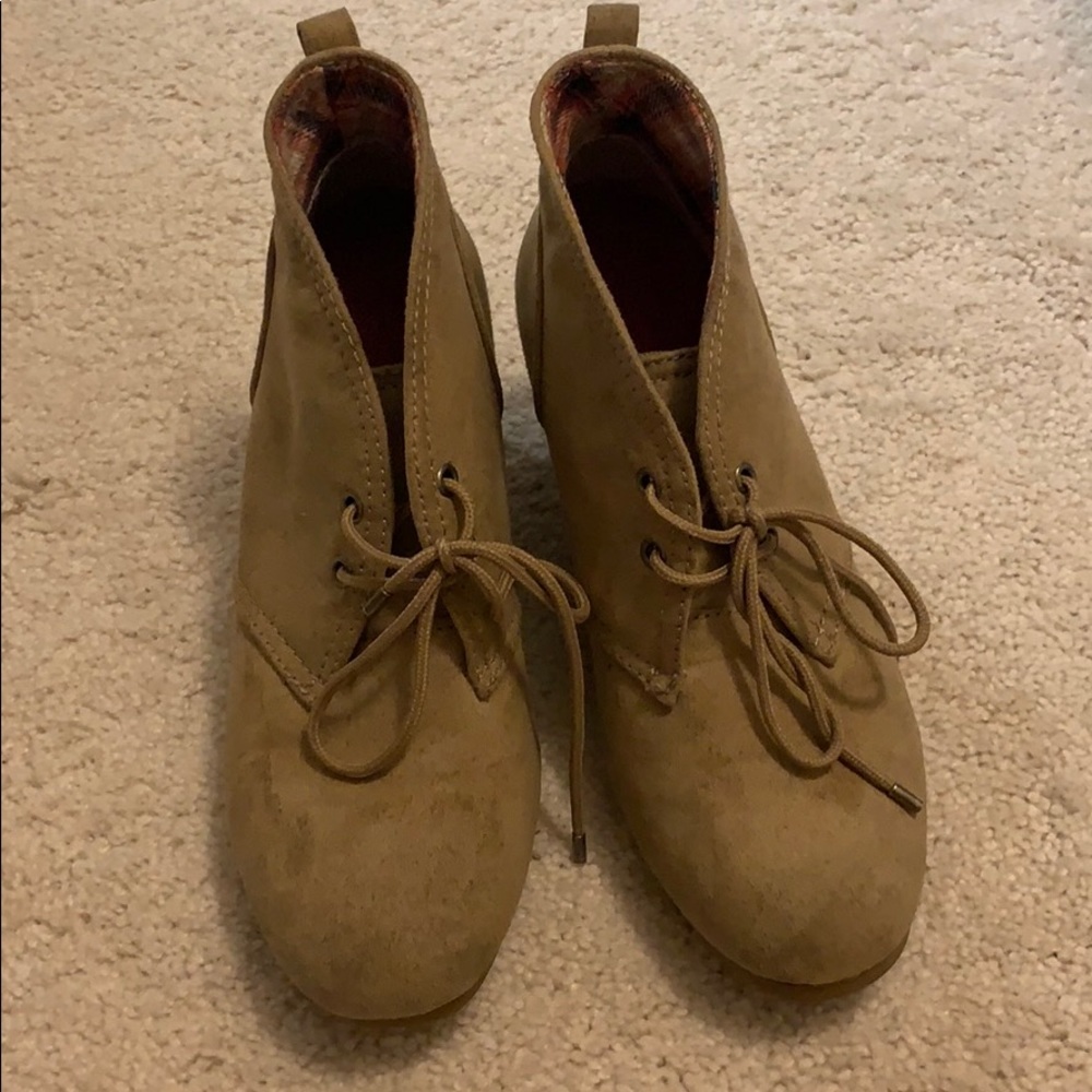 Brown Wedges